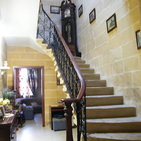 Apartamento Nocturne Family House Paola Exterior foto