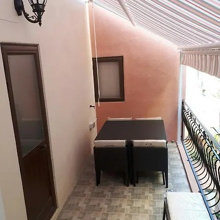 Apartamento Nocturne Family House Paola Exterior foto