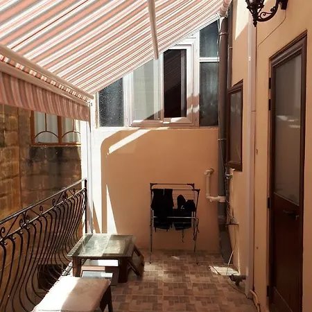 Apartamento Nocturne Family House Paola Exterior foto