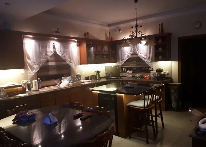 Nocturne Family House