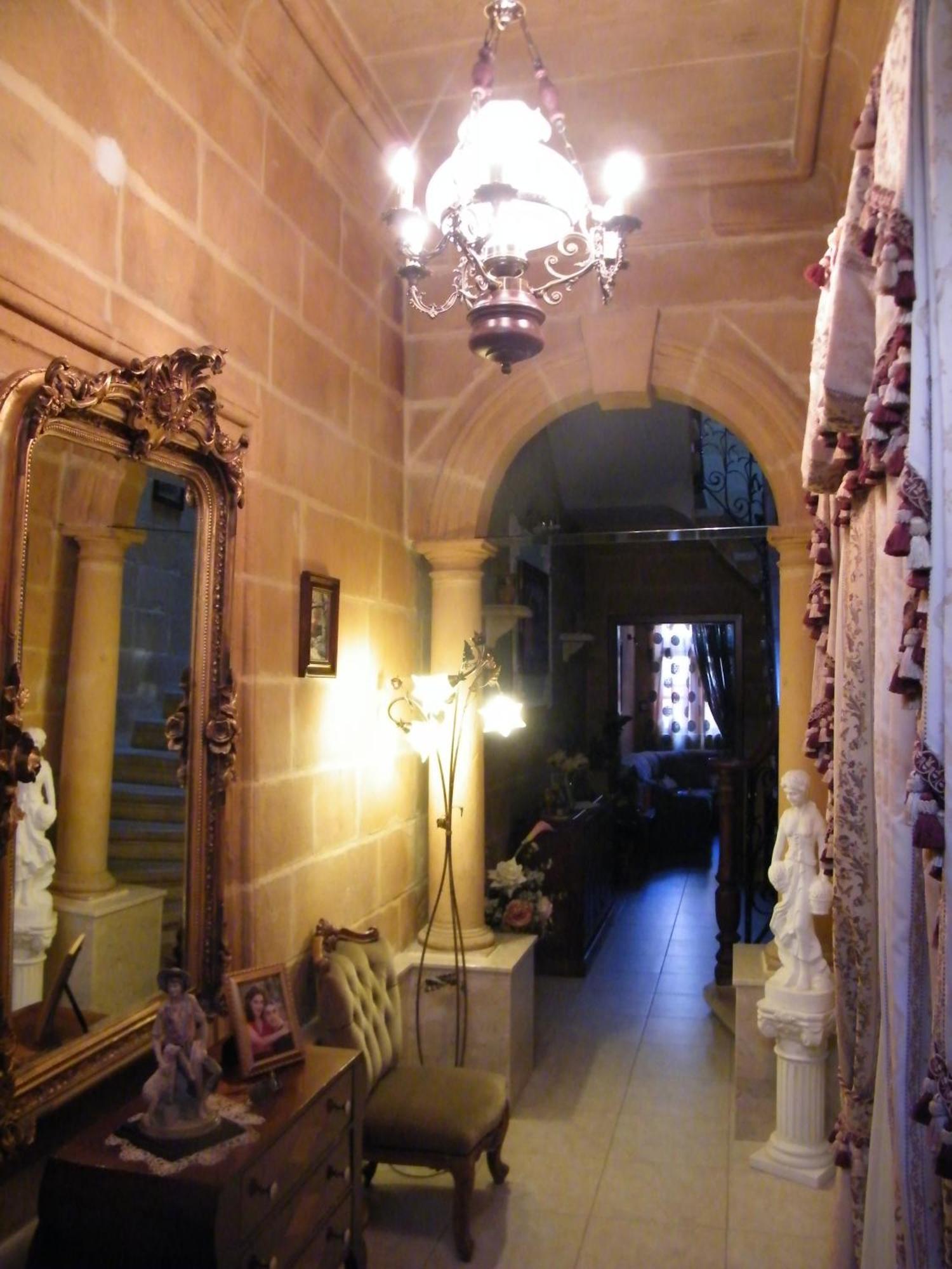 Nocturne Family House Séjour chez l'habitant Paola